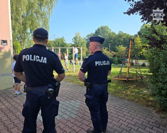 Policjanci czuwają przy szkołach. Wrześniowa akcja w powiecie mikołowskim