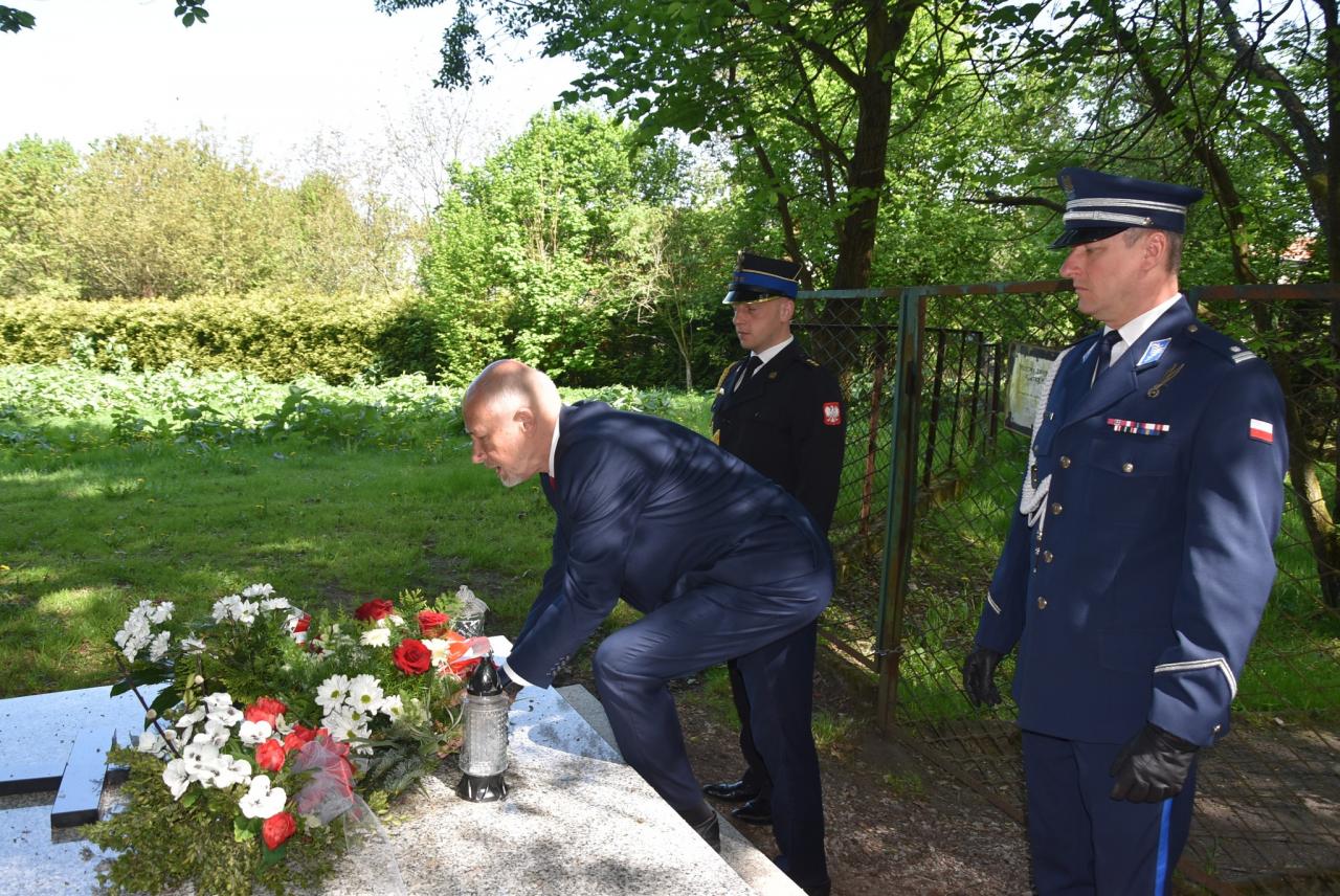 3 maja w cieniu historii. Wspomniano bohaterów powstań - fotoreportaż