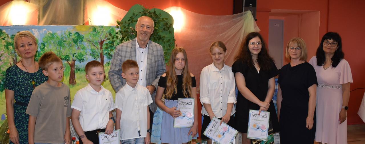 110-lecie urodzin ks. Jana Twardowskiego w Zespole Szkół nr 1 Specjalnych w Mikołowie - fotoreportaż