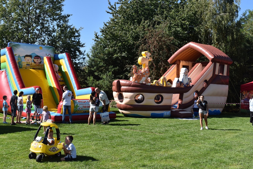 Zabawowe miasteczko w Mikołowie – za nami Piknik Rodzin Zastępczych 2025