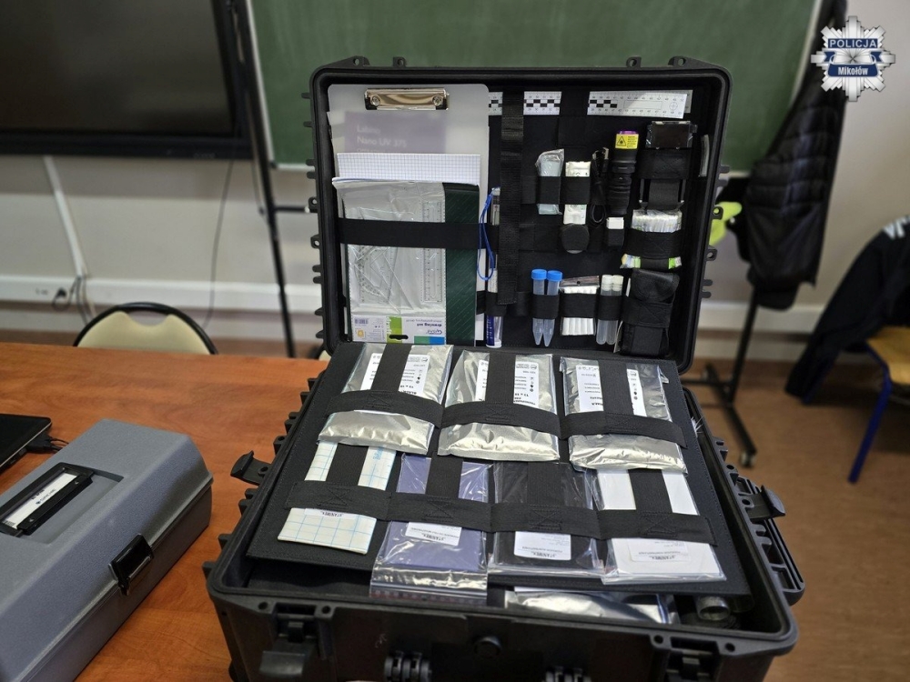 Technicy kryminalistyki w Łaziskach Górnych. Uczniowie spróbowali swoich sił - fotoreportaż