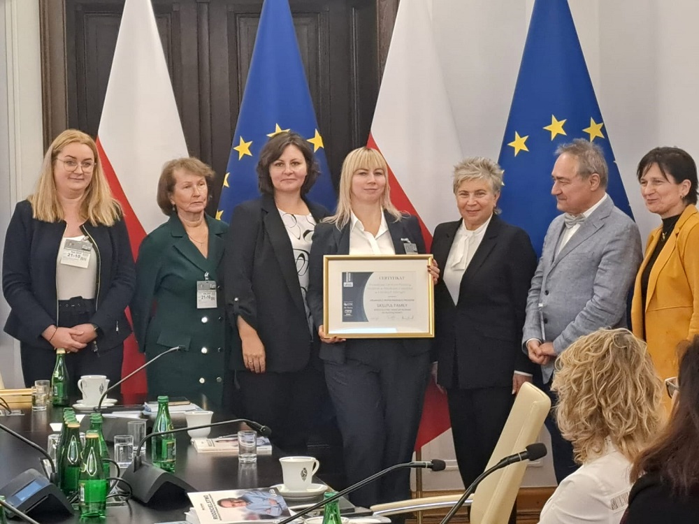 PCPR w Mikołowie otrzymało certyfikat SKILLFUL FAMILY w Senacie RP