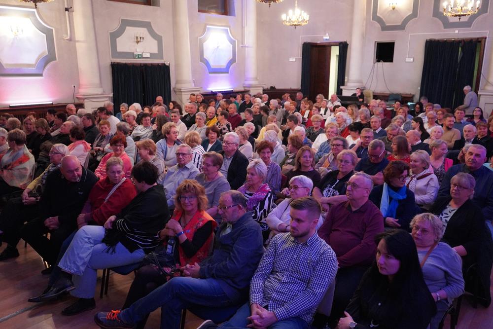 Monodram „Godajōm mi Helmut” poruszył widzów w MDK Mikołów - fotoreportaż