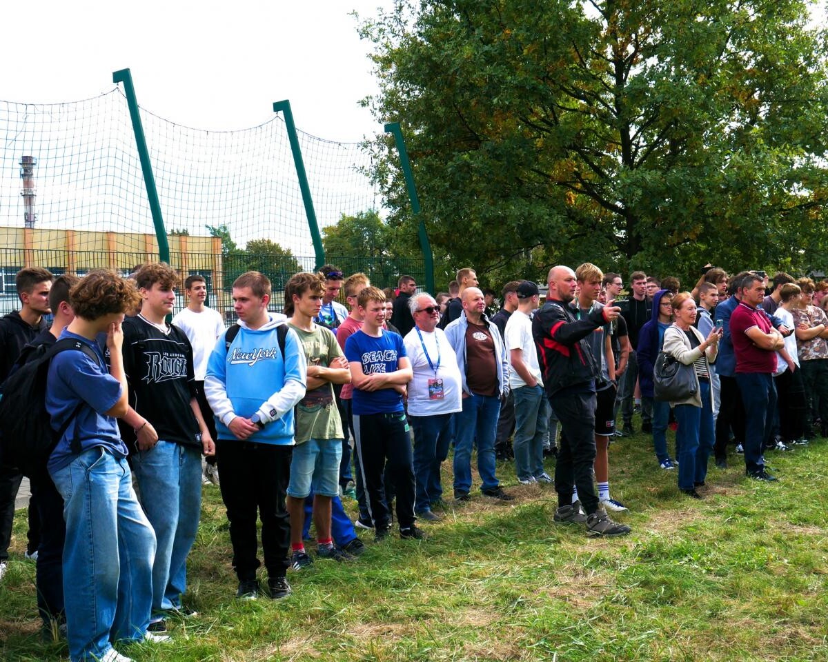 Piknik Motoryzacyjny w ZST Mikołów – 100-lecie szkolnictwa zawodowego z atrakcjami motoryzacyjnymi / fot. Aktualności Powiatu Mikołowskiego FB