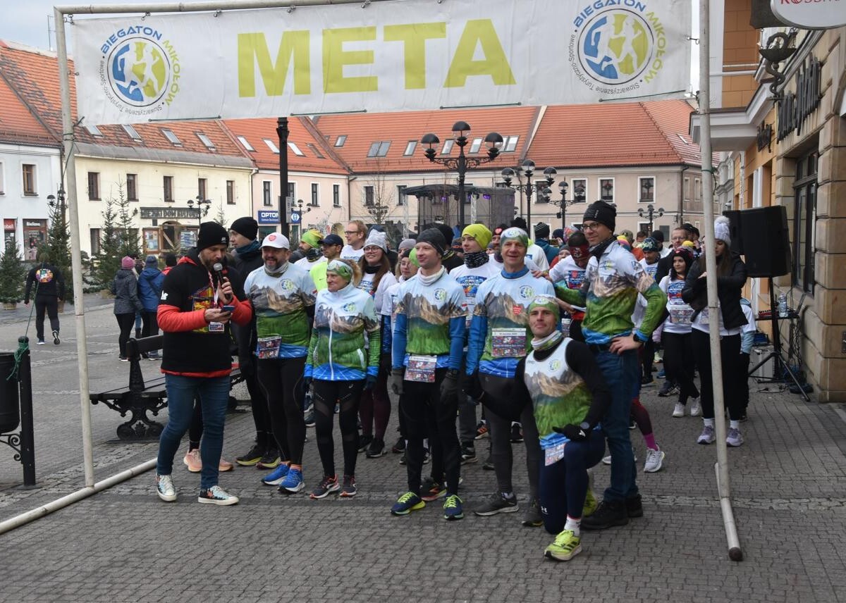 WOŚP zagrała w Powiecie Mikołowskim! Biegi, warsztaty i koncerty w Mikołowie i Łaziskach Górnych na rzecz dziecięcej onkologii i hematologii / fot. Aktualności Powiatu Mikołowskiego