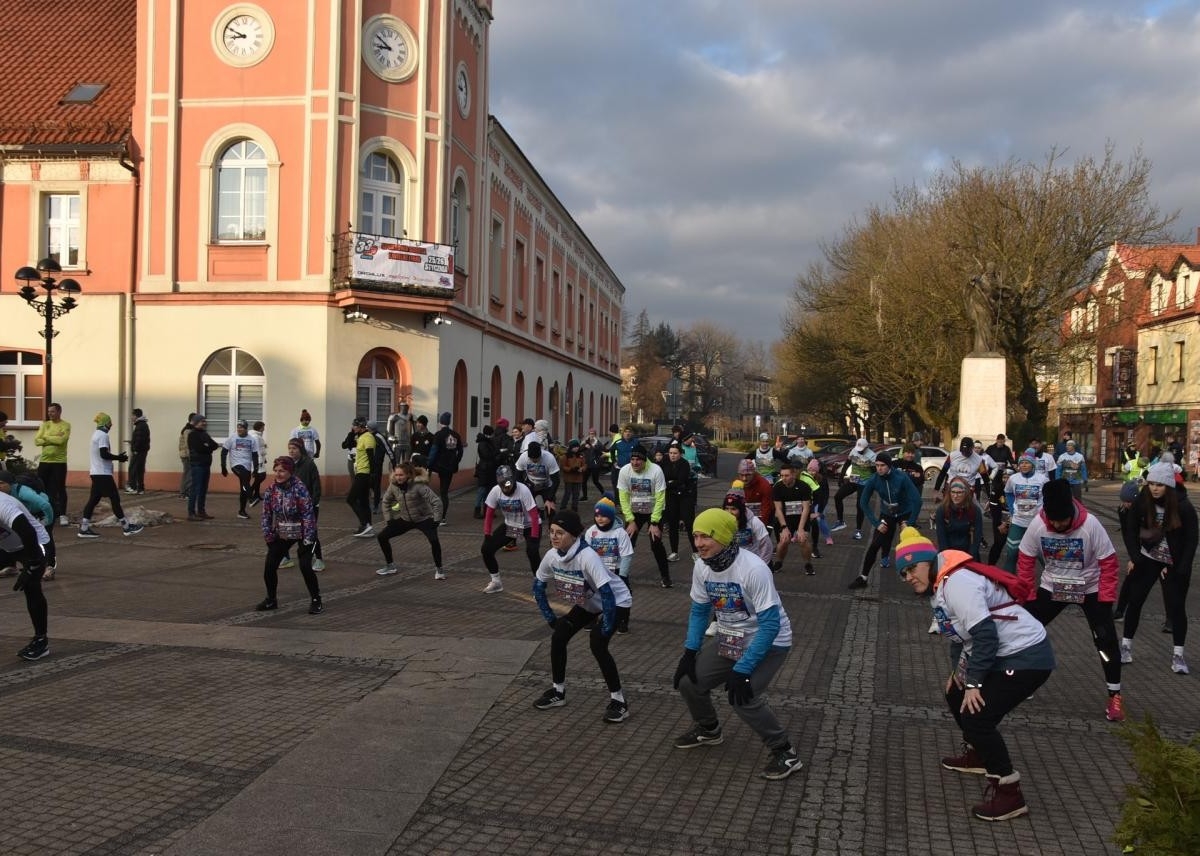 WOŚP zagrała w Powiecie Mikołowskim! Biegi, warsztaty i koncerty w Mikołowie i Łaziskach Górnych na rzecz dziecięcej onkologii i hematologii / fot. Aktualności Powiatu Mikołowskiego