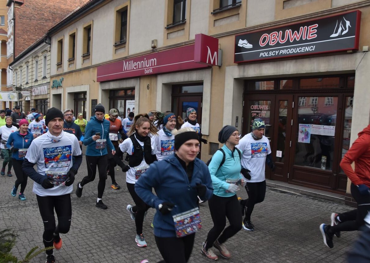 WOŚP zagrała w Powiecie Mikołowskim! Biegi, warsztaty i koncerty w Mikołowie i Łaziskach Górnych na rzecz dziecięcej onkologii i hematologii / fot. Aktualności Powiatu Mikołowskiego