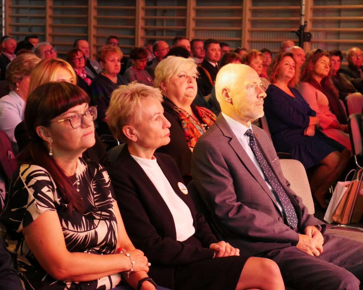 W piątek 18 października uroczyste obchody jubileuszu 100-lecia kształcenia zawodowego rozpoczęły się od mszy świętej, która odbyła się w kościele MNP Matki Zbawiciela / fot. Aktualności Powiatu Mikołowskiego FB