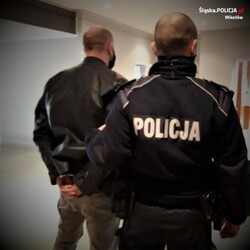 40-latek strzelał z rewolweru z okna