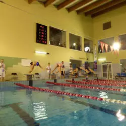 MIkołajkowe zawody pływackie