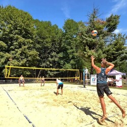 IV MISTRZOSTWA MIKOŁOWA W SIATKÓWCE PLAŻOWEJ