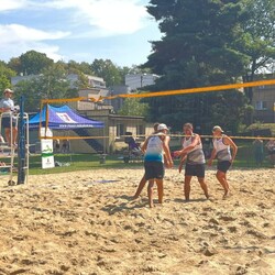 IV MISTRZOSTWA MIKOŁOWA W SIATKÓWCE PLAŻOWEJ
