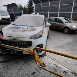 Pijany i z sądowym zakazem, wjechał w bariery drogowe