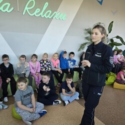 Policjanci w SP nr 5 w Mikołowie