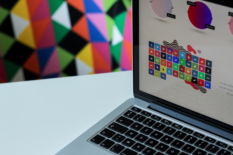 4 przewagi profesjonalnego UX designu nad projektowaniem intuicyjnym