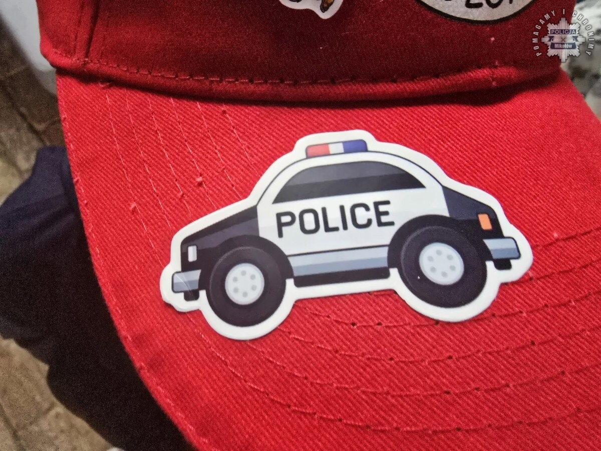 Mikołowscy policjanci spotykają się z dziećmi, by rozmawiać o bezpieczeństwie podczas wakacji / fot. KPP Mikołów