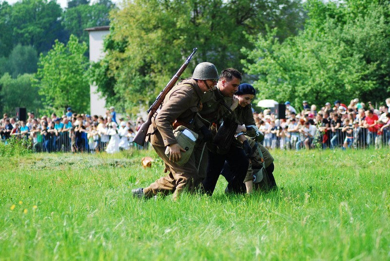 Jubileuszowa XV edycja "Bitwy Wyrskiej - Bój o Gostyń 2019" za nami. Odbyła się w sobotę, 25 maja 2019 roku w Gostyni, w gminie Wyry, w okolicy ulicy Tęczowej, czyli na historycznych polach w pobliżu Pomnika Pamięci Żołnierzy Września 1939 r.