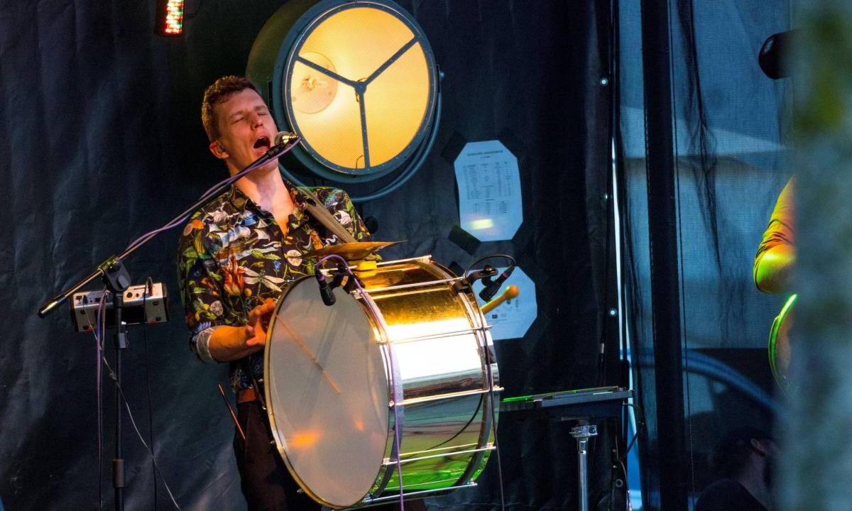 28 czerwca Mikołowski Rynek tętnił życiem i muzyką, kiedy to na scenie pojawiła się grupa BUM BUM ORKeSTAR, znana ze swojego energetycznego stylu i niepowtarzalnego brzmienia / fot. UM Mikołów