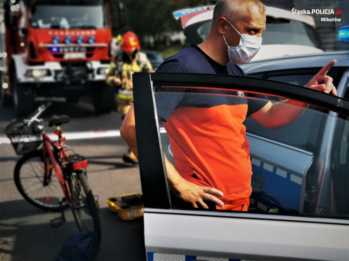 Policjanci Wydziału Kryminalnego mikołowskiej komendy wyjaśniają okoliczności wypadku z udziałem rowerzysty, do którego doszło w centrum miasta.