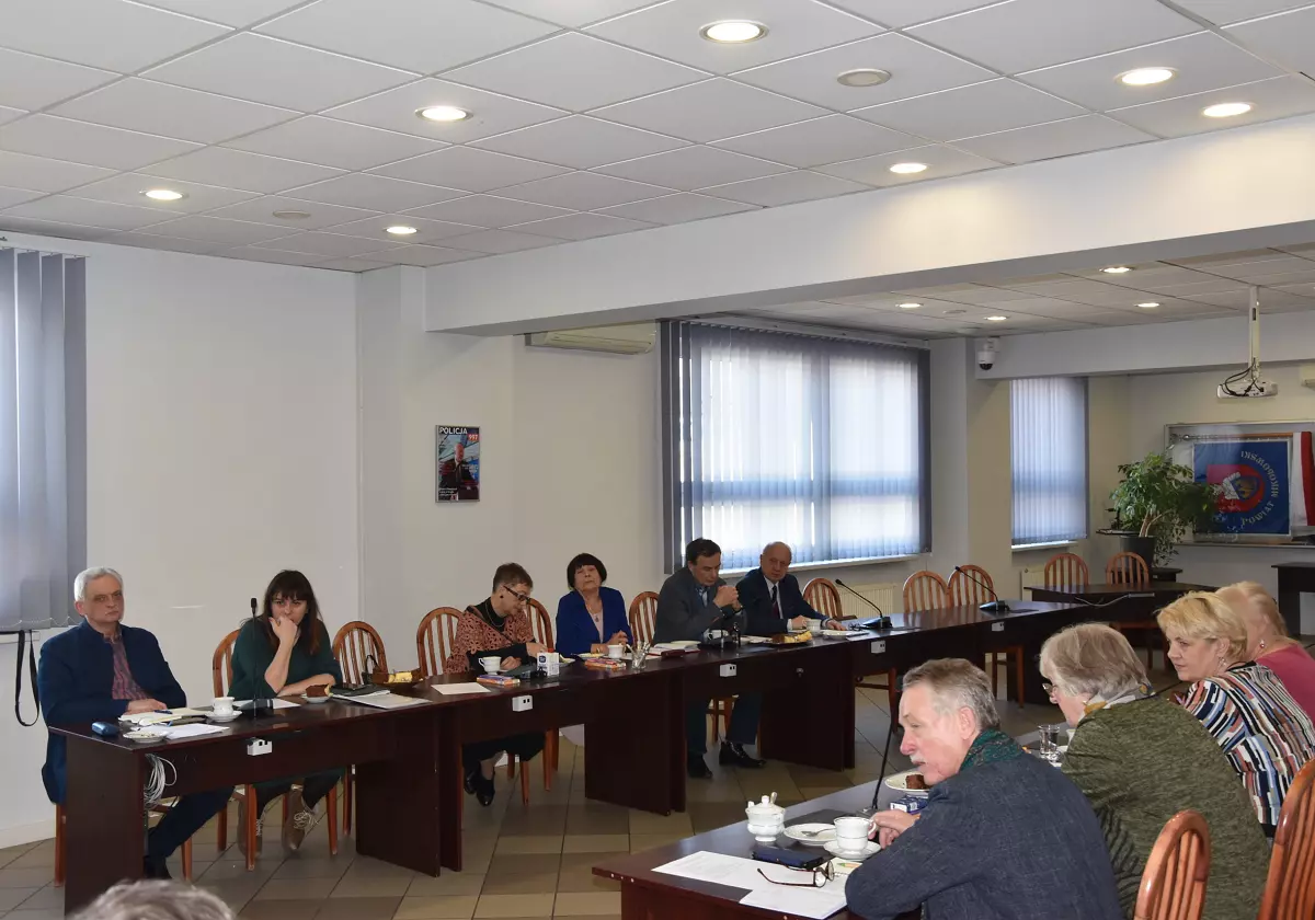 Członkowie Powiatowego Forum Seniorów rozmawiali na temat służby zdrowia / fot. Starostwo Powiatowe w Mikołowie