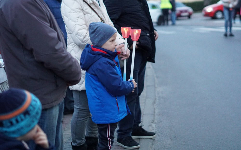 Tłumy wiernych wzięły udział w uroczystej Drodze Krzyżowej 2019, która ruszyła z Bazyliki św. Wojciecha i przeszła ulicami centrum Mikołowa. 