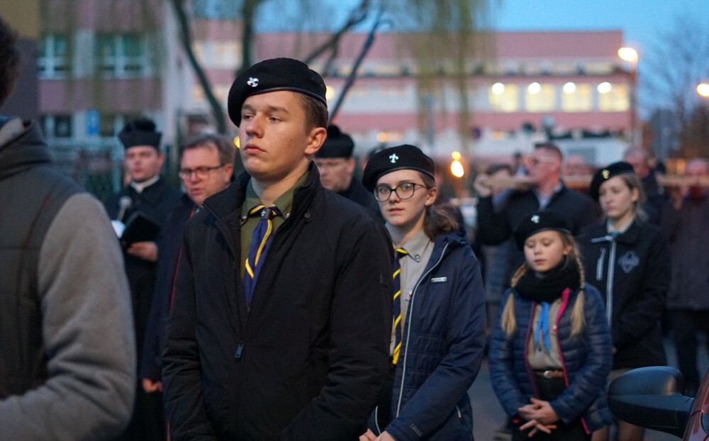 Tłumy wiernych wzięły udział w uroczystej Drodze Krzyżowej 2019, która ruszyła z Bazyliki św. Wojciecha i przeszła ulicami centrum Mikołowa. 