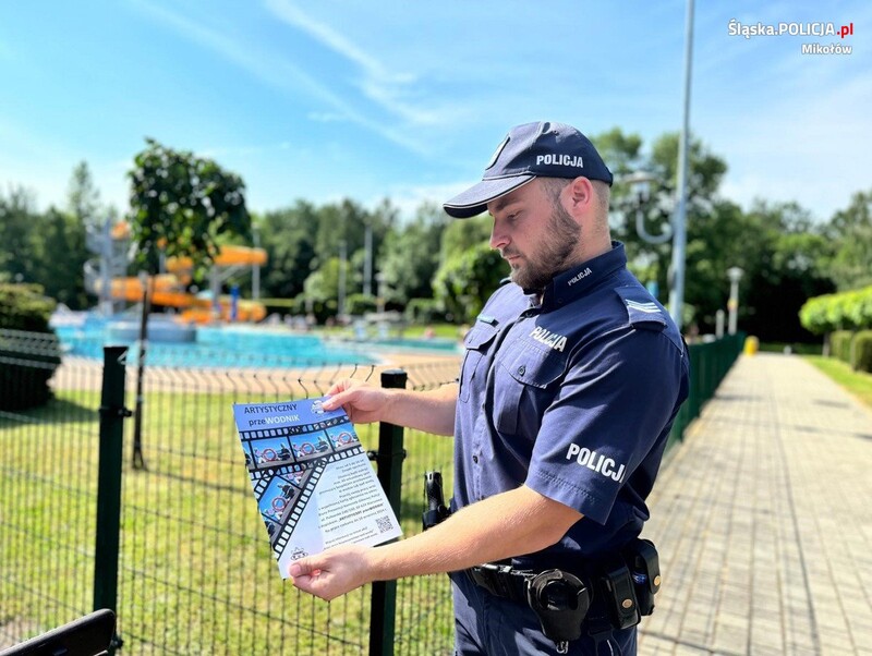 Dzielnicowi odwiedzili baseny miejskie!