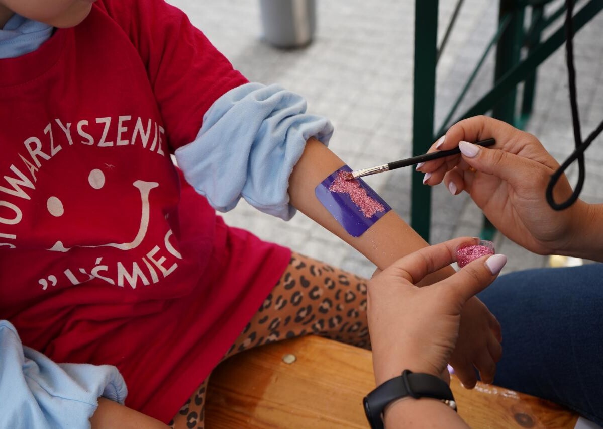 W minioną sobotę mikołowski Rynek zamienił się w tętniący życiem Dziki Zachód, pełen radosnych dzieci i aktywnych dorosłych / fot. MDK Mikołów