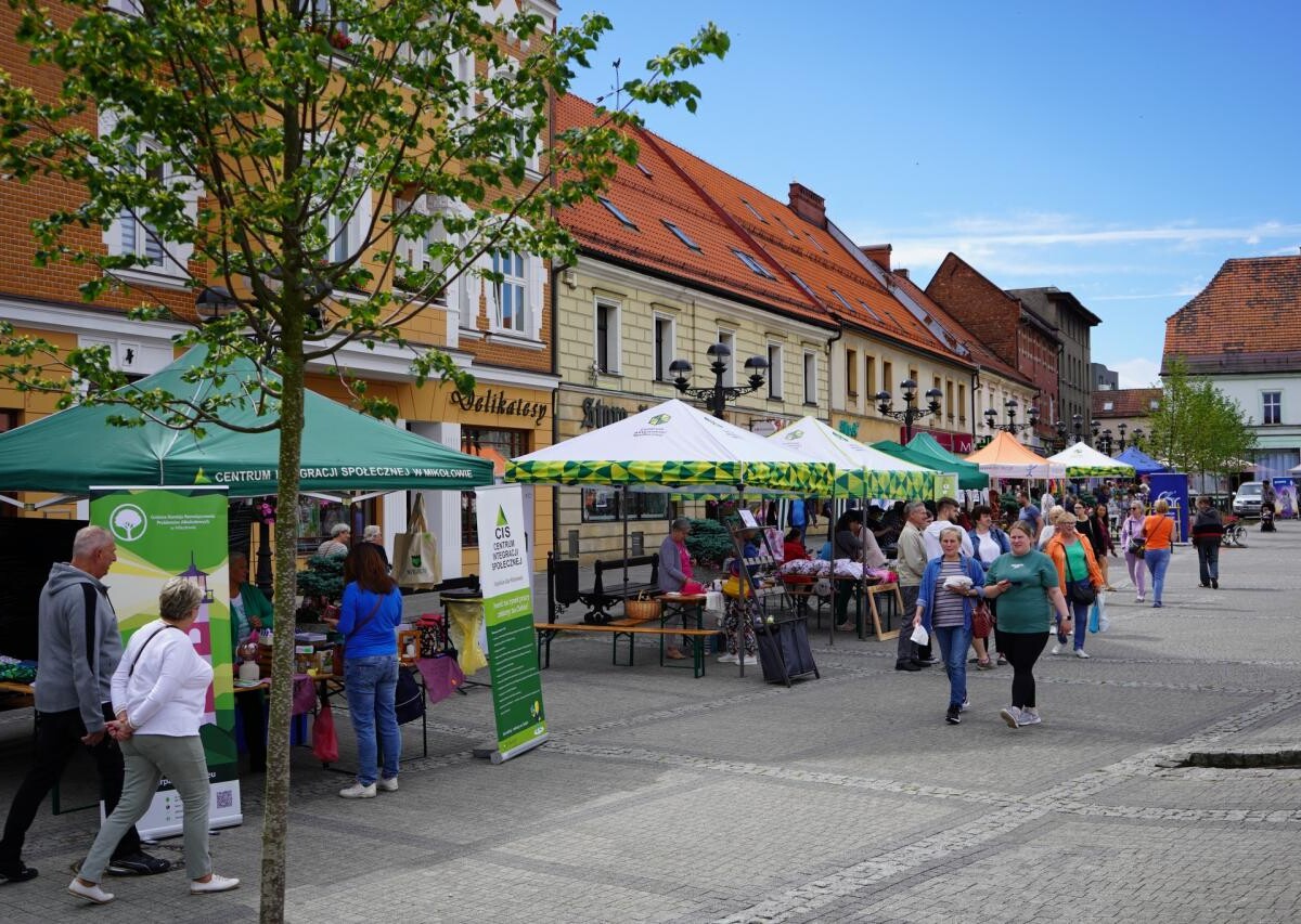 W minioną sobotę mikołowski Rynek zamienił się w tętniący życiem Dziki Zachód, pełen radosnych dzieci i aktywnych dorosłych / fot. MDK Mikołów