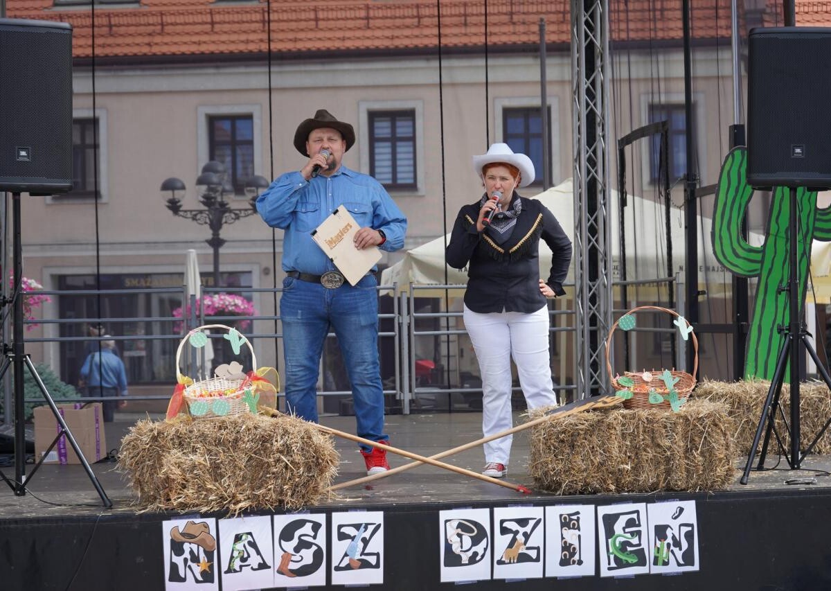 W minioną sobotę mikołowski Rynek zamienił się w tętniący życiem Dziki Zachód, pełen radosnych dzieci i aktywnych dorosłych / fot. MDK Mikołów