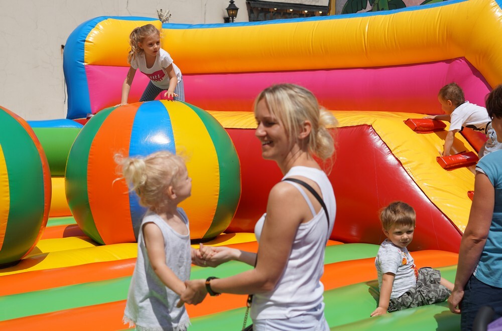 Kolorowo, radośnie, twórczo – w ten sposób można scharakteryzować tegoroczne obchody Dnia Dziecka w Mikołowie. Na rynku zorganizowano również Festiwal Organizacji Pozarządowych.