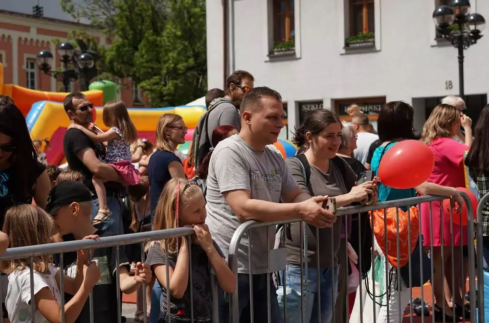 Kolorowo, radośnie, twórczo – w ten sposób można scharakteryzować tegoroczne obchody Dnia Dziecka w Mikołowie. Na rynku zorganizowano również Festiwal Organizacji Pozarządowych.
