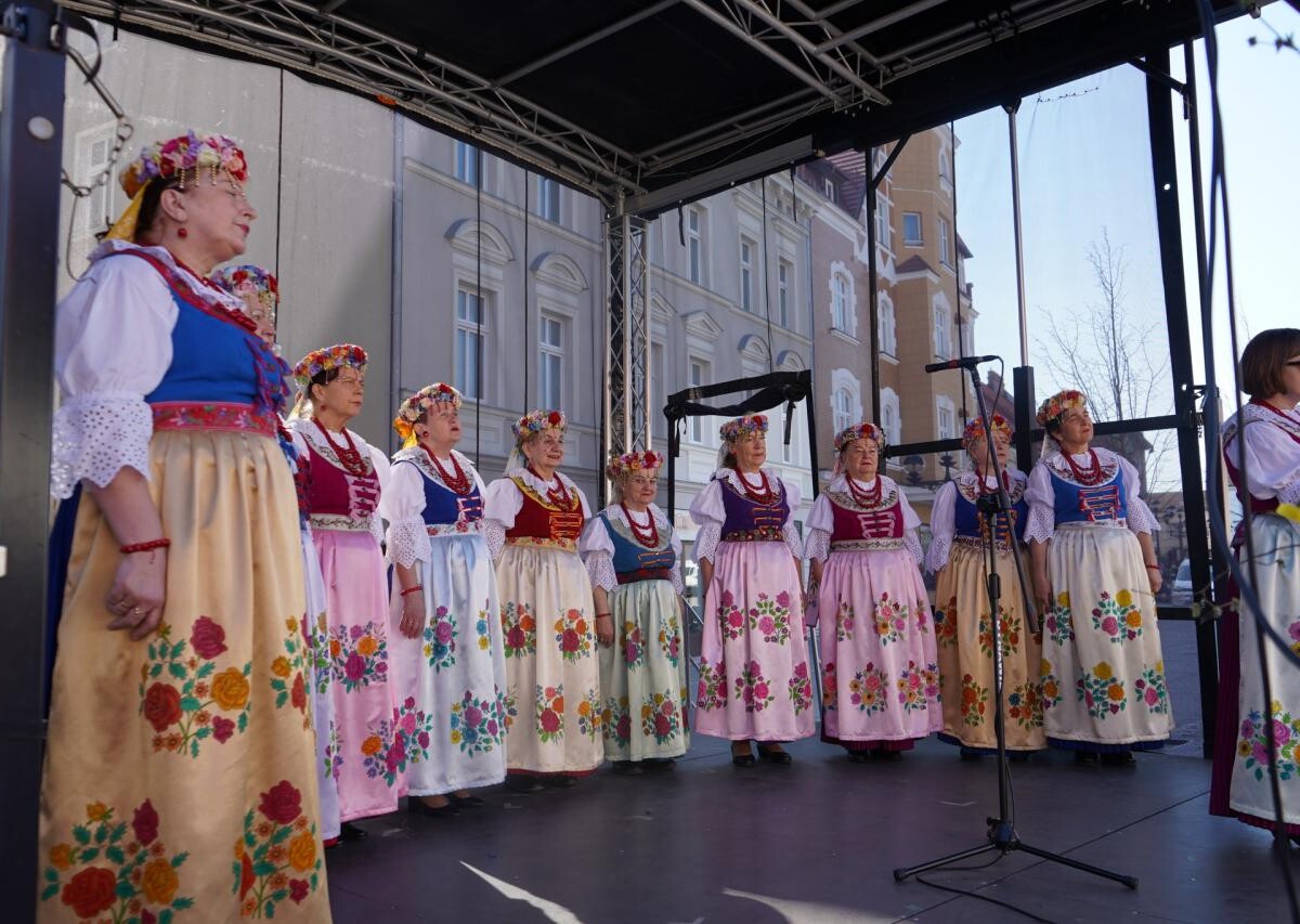 Na mikołowskim Rynku odbyła się VI edycja Festiwalu Obrzędów i Zwyczajów / fot. MDK Mikołów