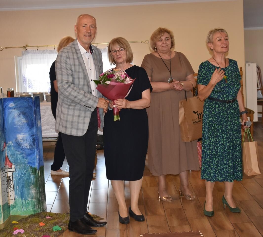 Zespół Szkół nr 1 Specjalnych w Mikołowie uczcił 110-lecie urodzin ks. Jana Twardowskiego / fot. Aktualności Powiatu Mikołowskiego