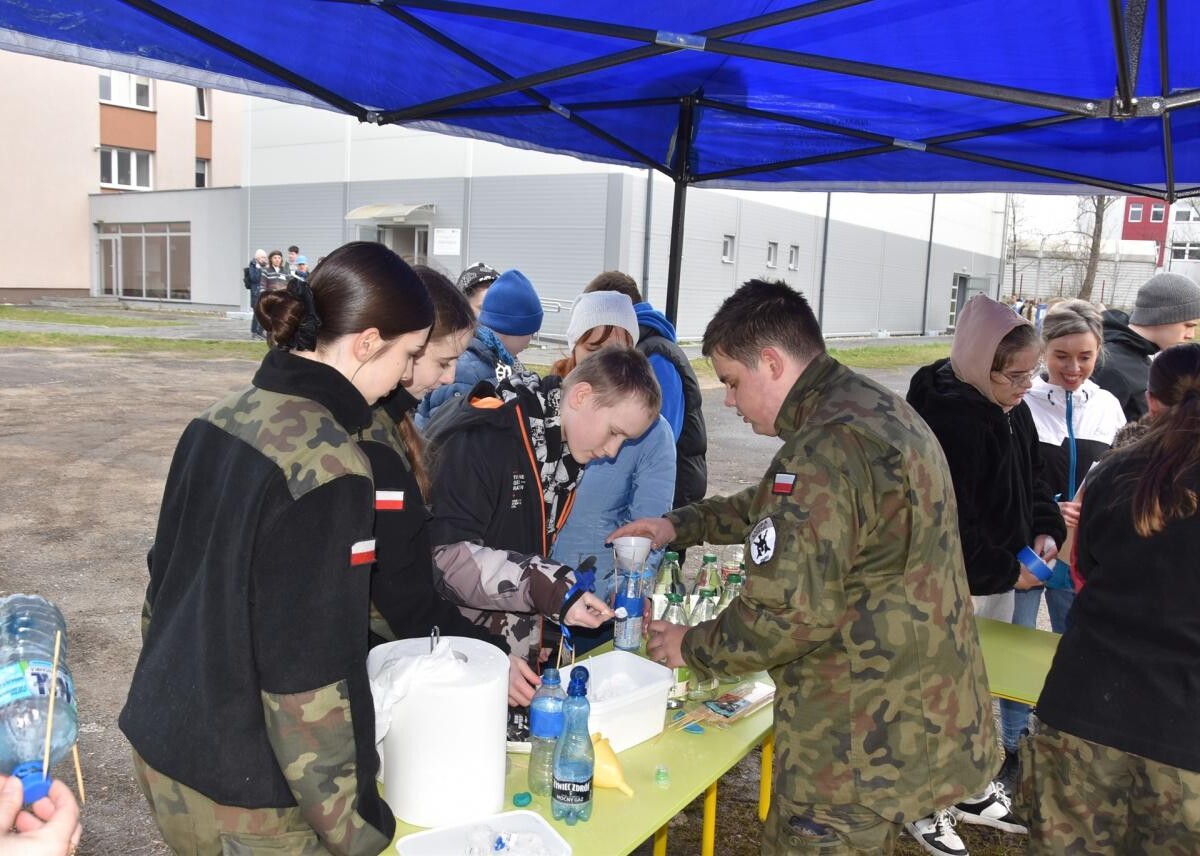 Gra terenowa z okazji Dnia Świadomości Autyzmu / fot. Aktualności Powiatu Mikołowskiego