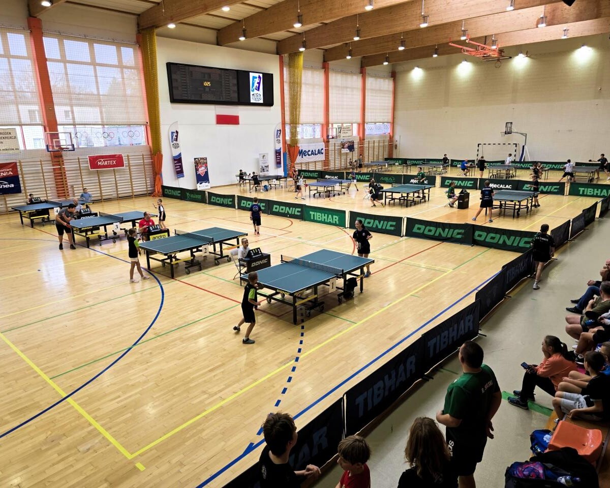 3 listopada w hali MOSiR Mikołów odbył się kolejny etap rywalizacji o Puchar Starosty Mikołowskiego Mirosława Dużego / fot. AKS Mikołów - Tenis Stołow