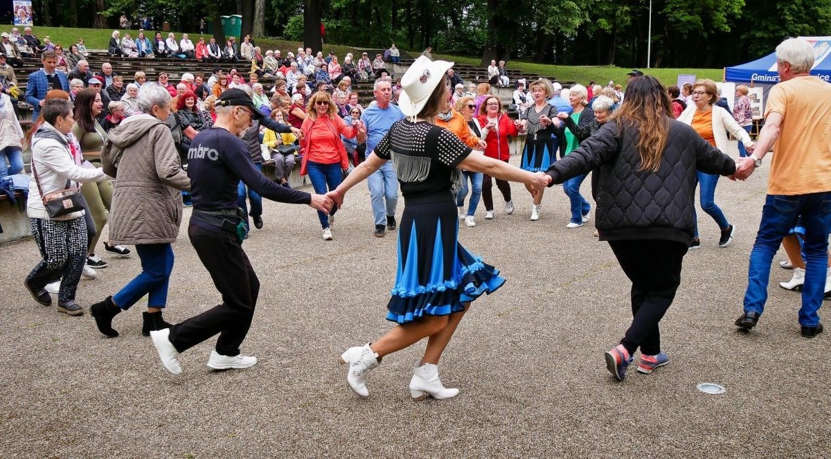 IV Festiwal Aktywności Senioralnej i III Targi Senioralne w Ornontowicach połączyły pokolenia / fot. Aktualności Powiatu Mikołowskiego