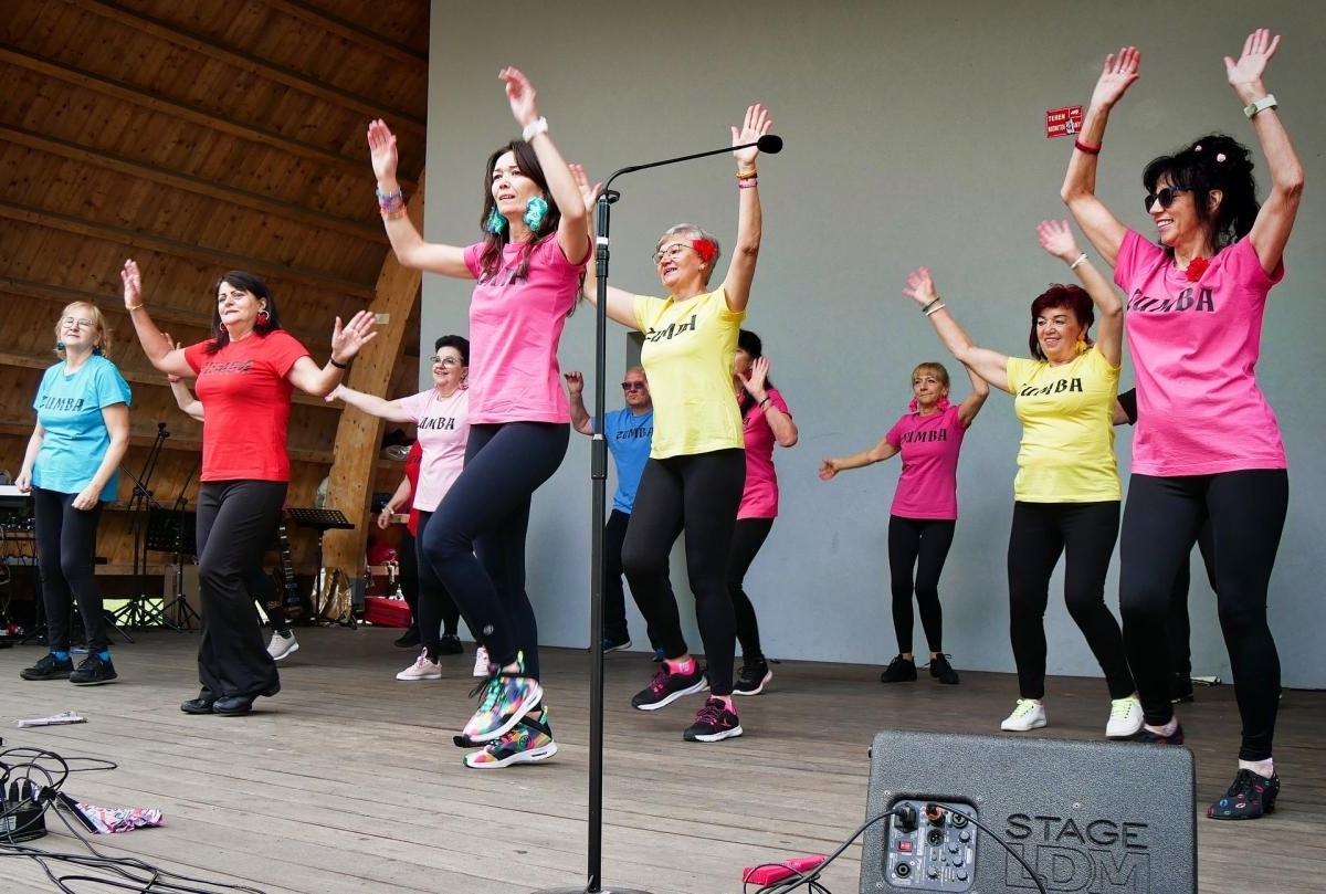 IV Festiwal Aktywności Senioralnej i III Targi Senioralne w Ornontowicach połączyły pokolenia / fot. Aktualności Powiatu Mikołowskiego