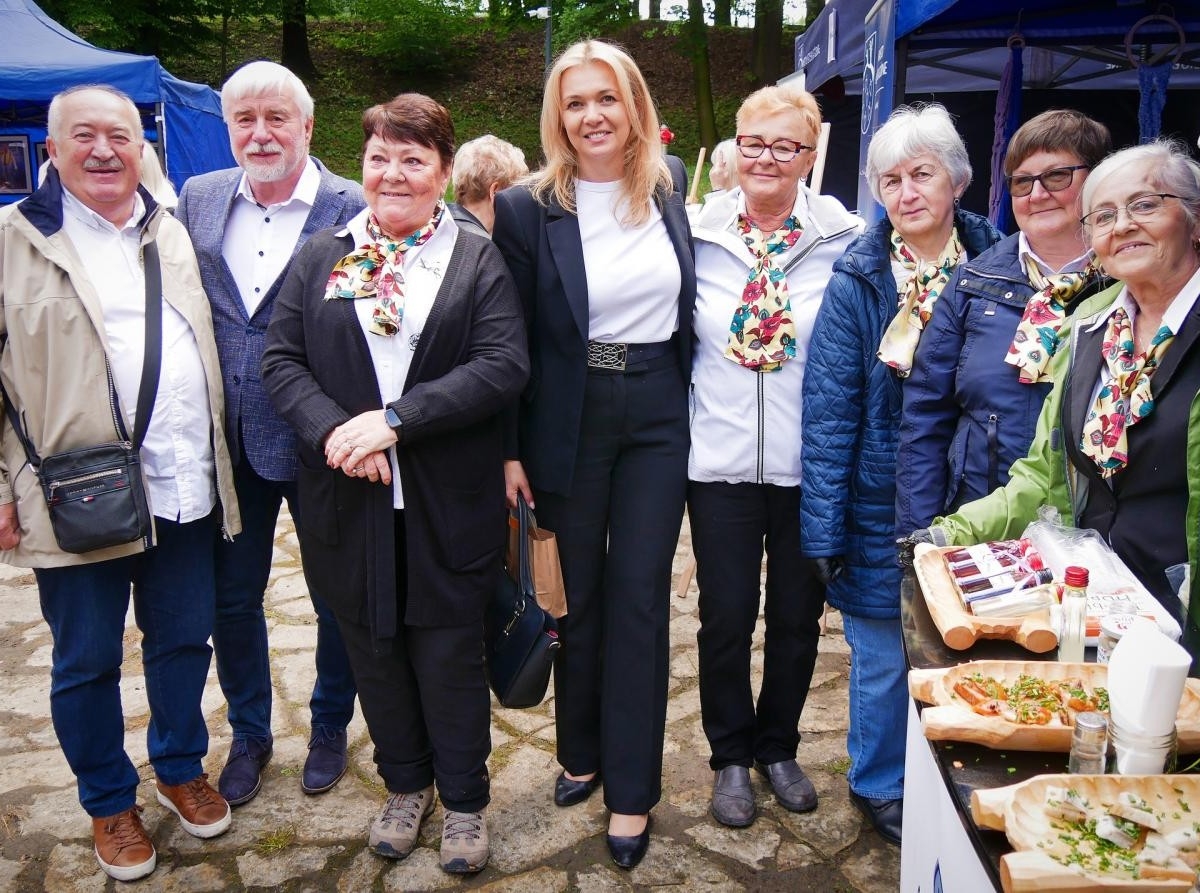 IV Festiwal Aktywności Senioralnej i III Targi Senioralne w Ornontowicach połączyły pokolenia / fot. Aktualności Powiatu Mikołowskiego