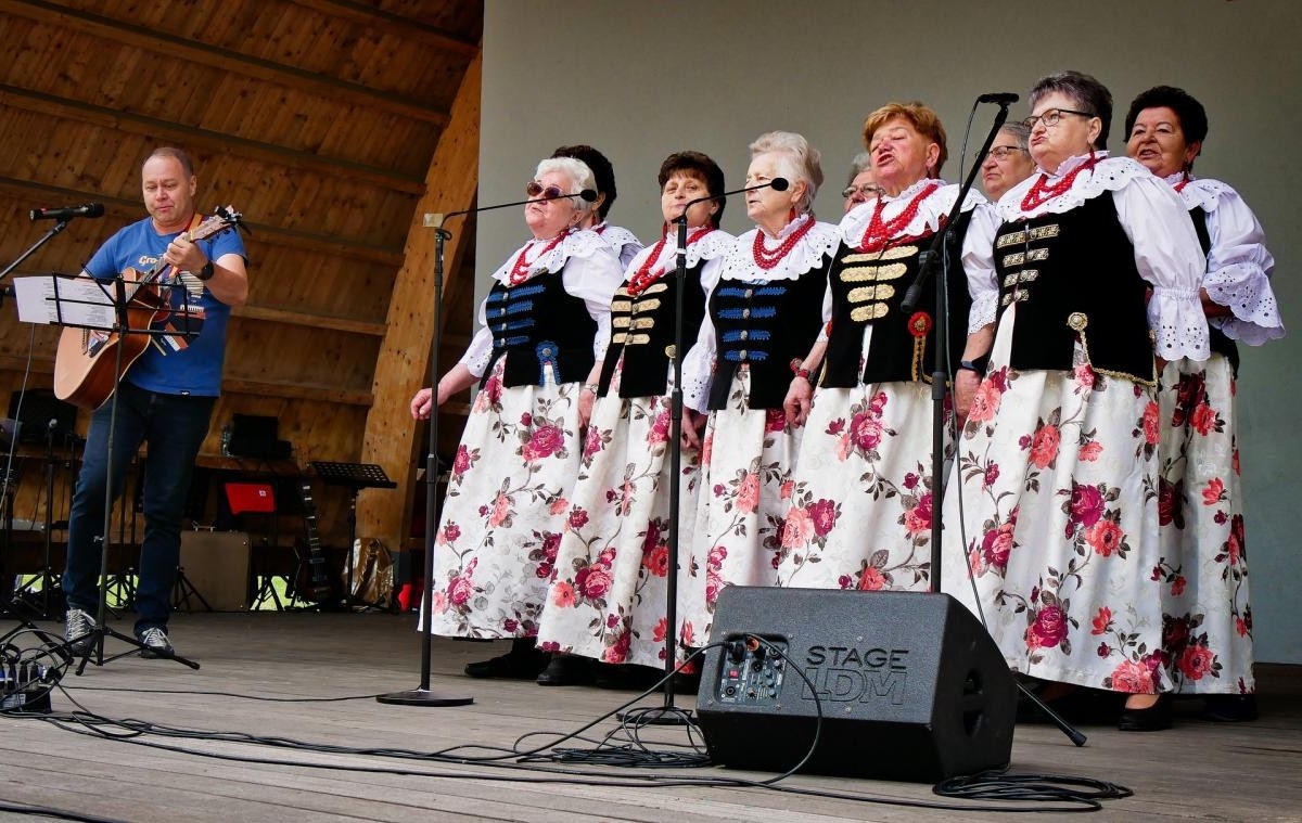 IV Festiwal Aktywności Senioralnej i III Targi Senioralne w Ornontowicach połączyły pokolenia / fot. Aktualności Powiatu Mikołowskiego