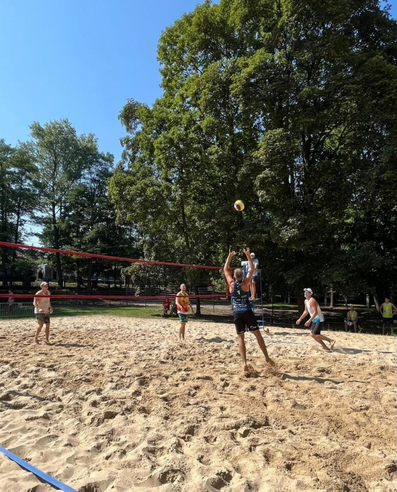 25 sierpnia 2024 roku na terenie kąpieliska Ośrodka Rekreacyjnego „Planty” odbyły się IV Mistrzostwa Mikołowa w siatkówce plażowej / fot. MOSiR Mikołów