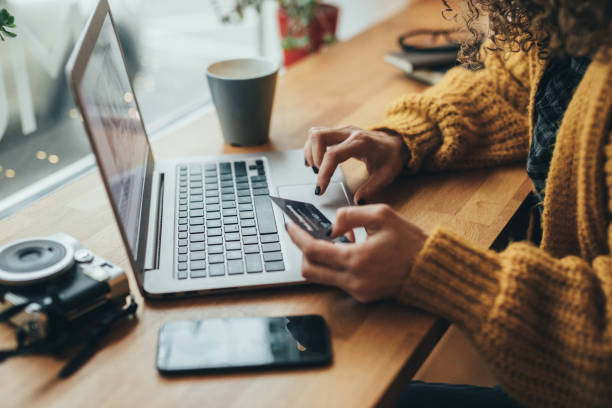 Jak znaleźć modowe okazje i unikalne produkty online?