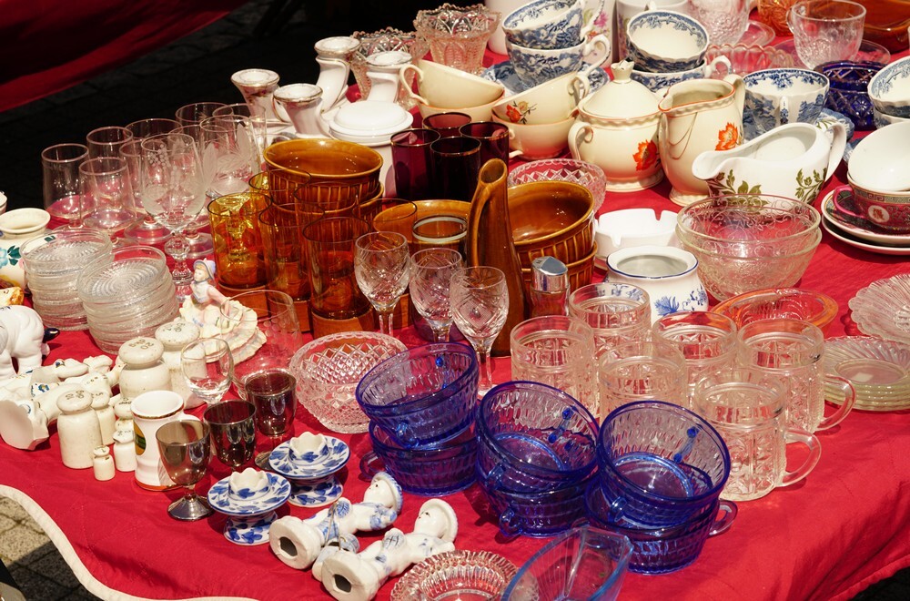 Za nami czerwcowy Jarmark Staroci na mikołowskim rynku. Dopisała pogoda i wystawcy, a wielu odwiedzających znalazło prawdziwe perełki. Organizatorem targów jest Miejska Placówka Muzealna.