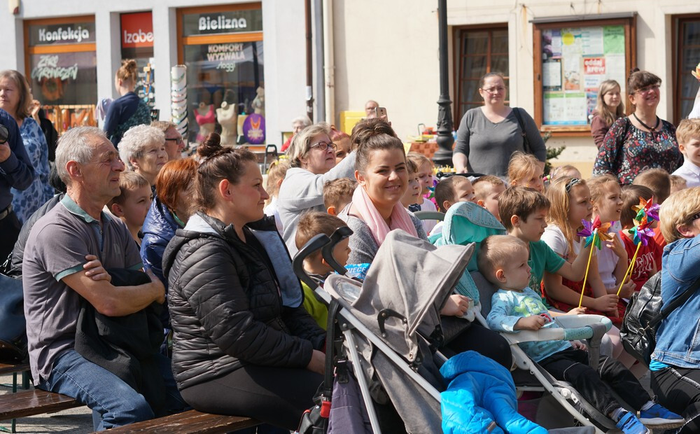 W Mikołowie trwa Jarmark Wielkanocny. Na rynku do kupienia dekoracje świąteczne i rękodzieło, swojskie wędliny, chleby i wiele innych. Jarmarkowi towarzyszył Festiwal Obrzędów i Zwyczajów.