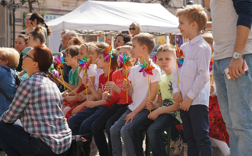 W Mikołowie trwa Jarmark Wielkanocny. Na rynku do kupienia dekoracje świąteczne i rękodzieło, swojskie wędliny, chleby i wiele innych. Jarmarkowi towarzyszył Festiwal Obrzędów i Zwyczajów.