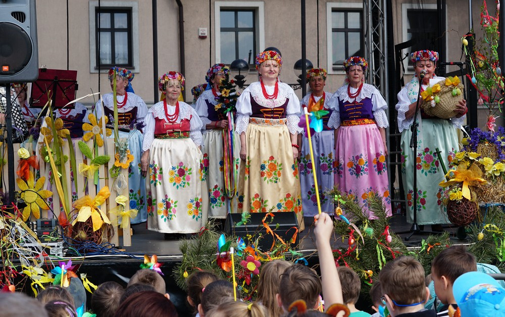 W Mikołowie trwa Jarmark Wielkanocny. Na rynku do kupienia dekoracje świąteczne i rękodzieło, swojskie wędliny, chleby i wiele innych. Jarmarkowi towarzyszył Festiwal Obrzędów i Zwyczajów.