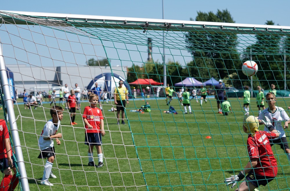 Każdy gol był oklaskiwany przez rodziców młodych zawodników