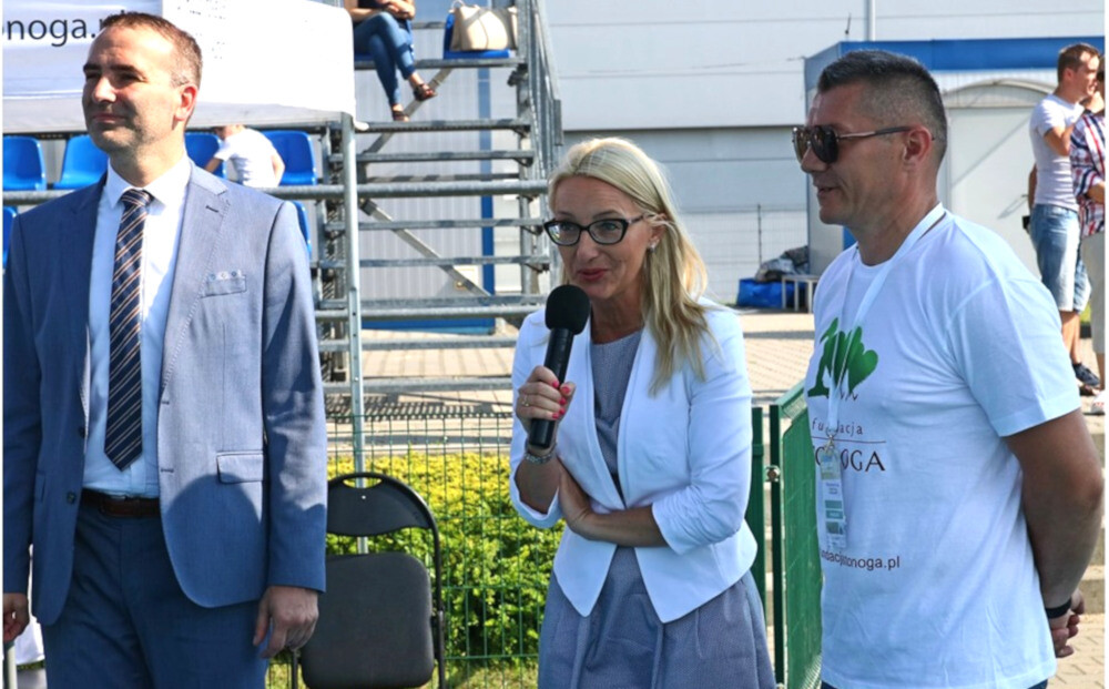 Na stadionie AKS Mikołów odbył się charytatywny turniej Fundacji Stonoga - Kipsta Cup 2019 Gramy dla Afryki! Zawody wygrały drużyny Polonii Łaziska, Sparty Katowice, RKP ROW Rybnik i LKS Czaniec.