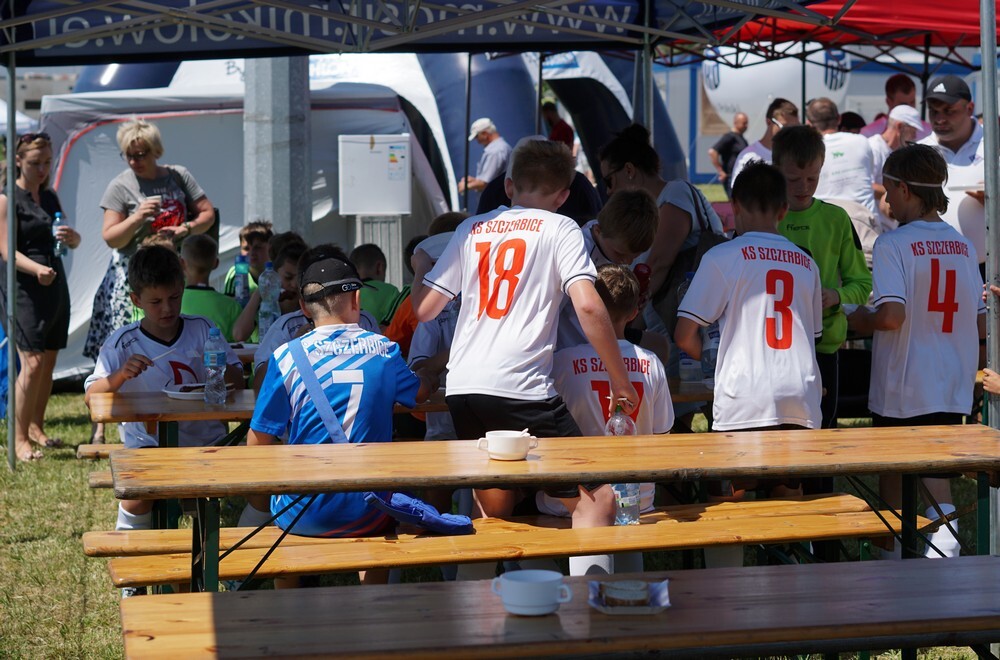 Na stadionie AKS Mikołów odbył się charytatywny turniej Fundacji Stonoga - Kipsta Cup 2019 Gramy dla Afryki! Zawody wygrały drużyny Polonii Łaziska, Sparty Katowice, RKP ROW Rybnik i LKS Czaniec.