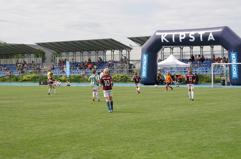 Na stadionie AKS Mikołów odbył się charytatywny turniej Fundacji Stonoga - Kipsta Cup 2019 Gramy dla Afryki! Zawody wygrały drużyny Polonii Łaziska, Sparty Katowice, RKP ROW Rybnik i LKS Czaniec.